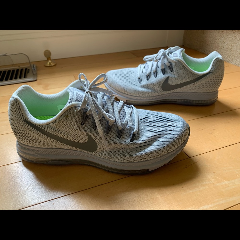 Nike Women’s Zoom All Out size 7.5